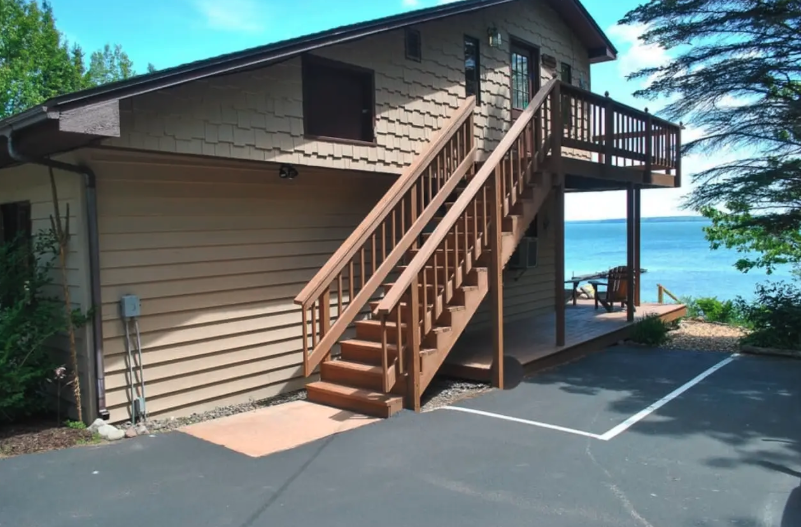 Bayfield Island View Lodging - Sevona Suite on Lake Superior